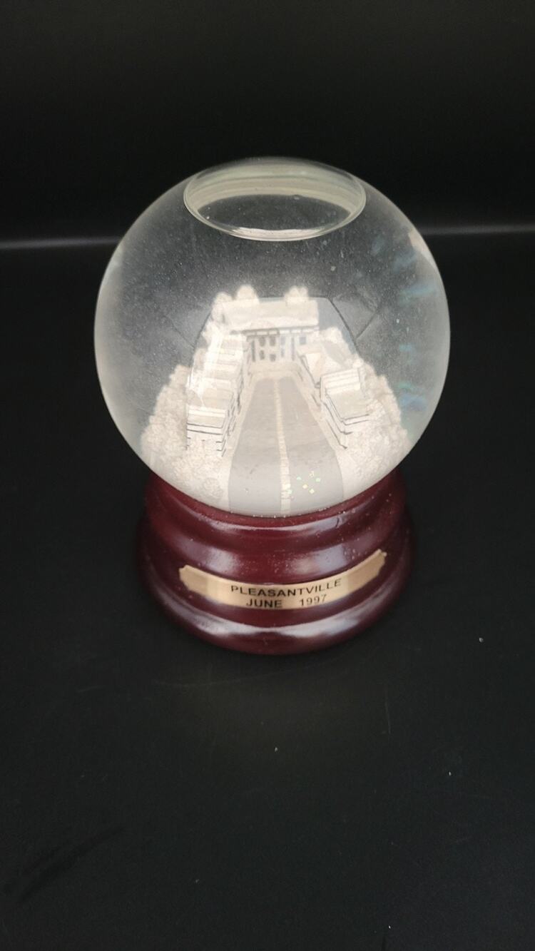 Pleasantville June 1997 Snow Globe Movie Promo Collectible Vintage Display Piece